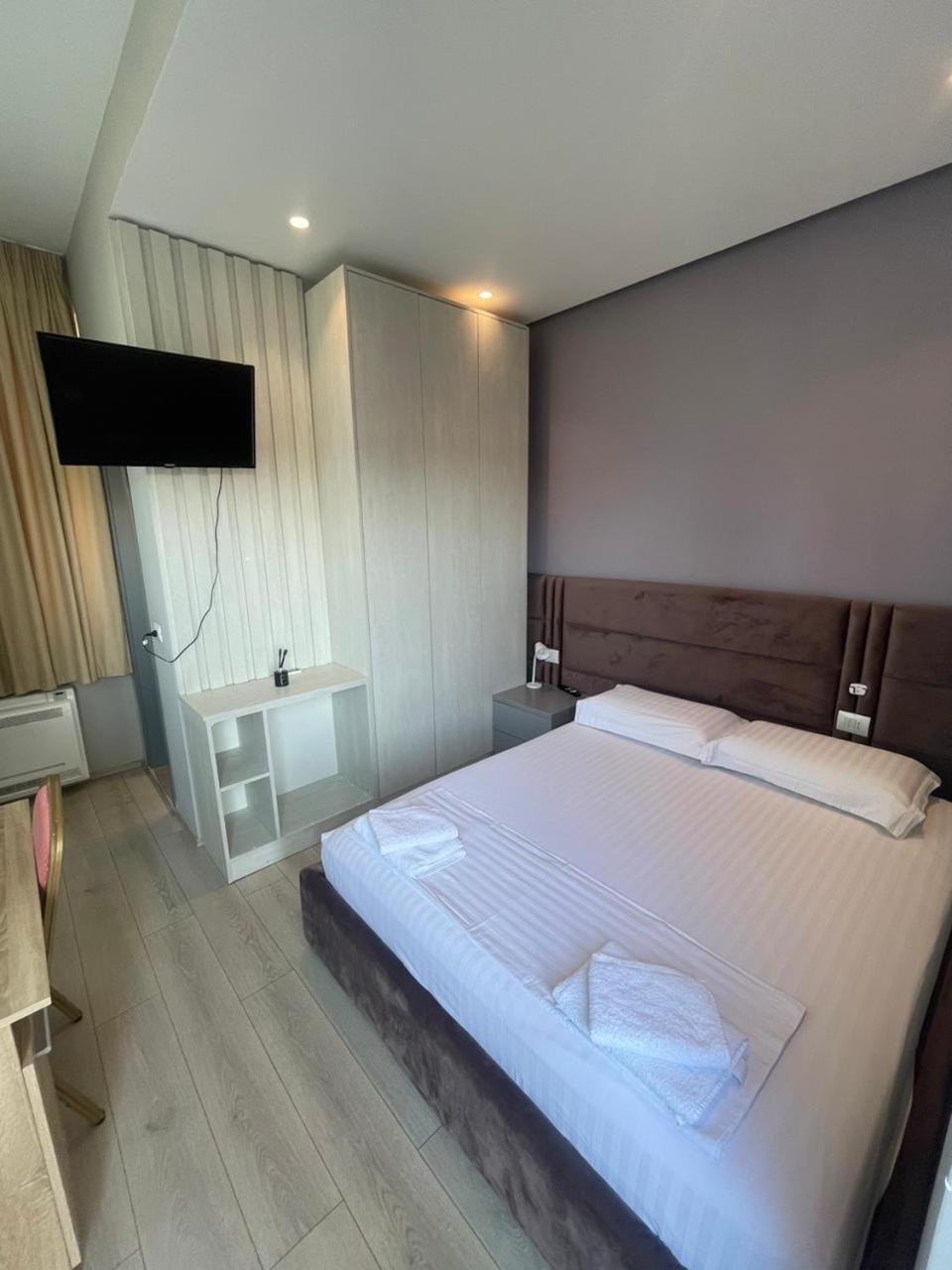 Alb Apartments Tirana Esterno foto